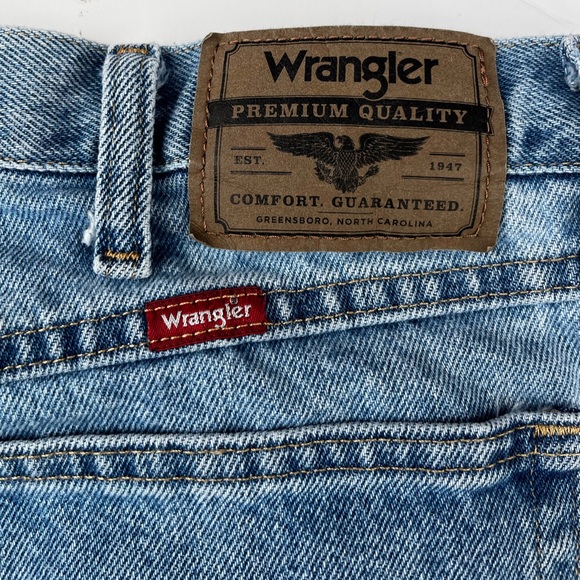 Wrangler Mid Light Wash High Waist Frayed Denim 90s Style Cut Off Shorts - Picture 7 of 11